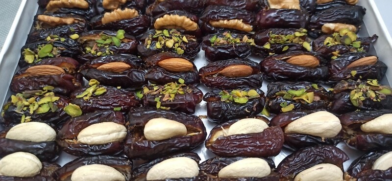 Assorted premium stuffed dates-Safawi