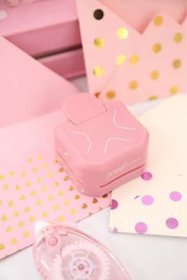 Corner Punch Redondeadora de Esquinas Team Pink