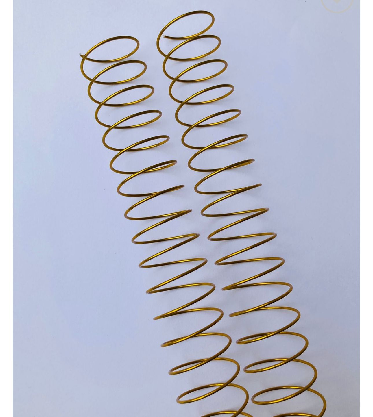 Espiral metálico dorado de 1 1/4&quot;