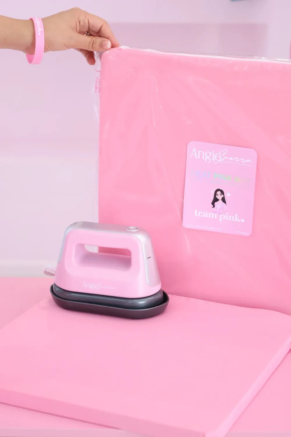 HEAT PINK MAT