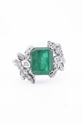 Vintage Emerald Diamond 18k Ring