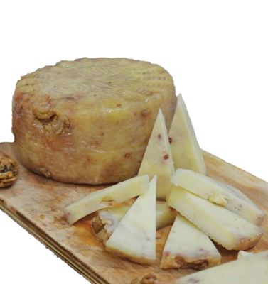 Formaggio Pecorino alle Noci