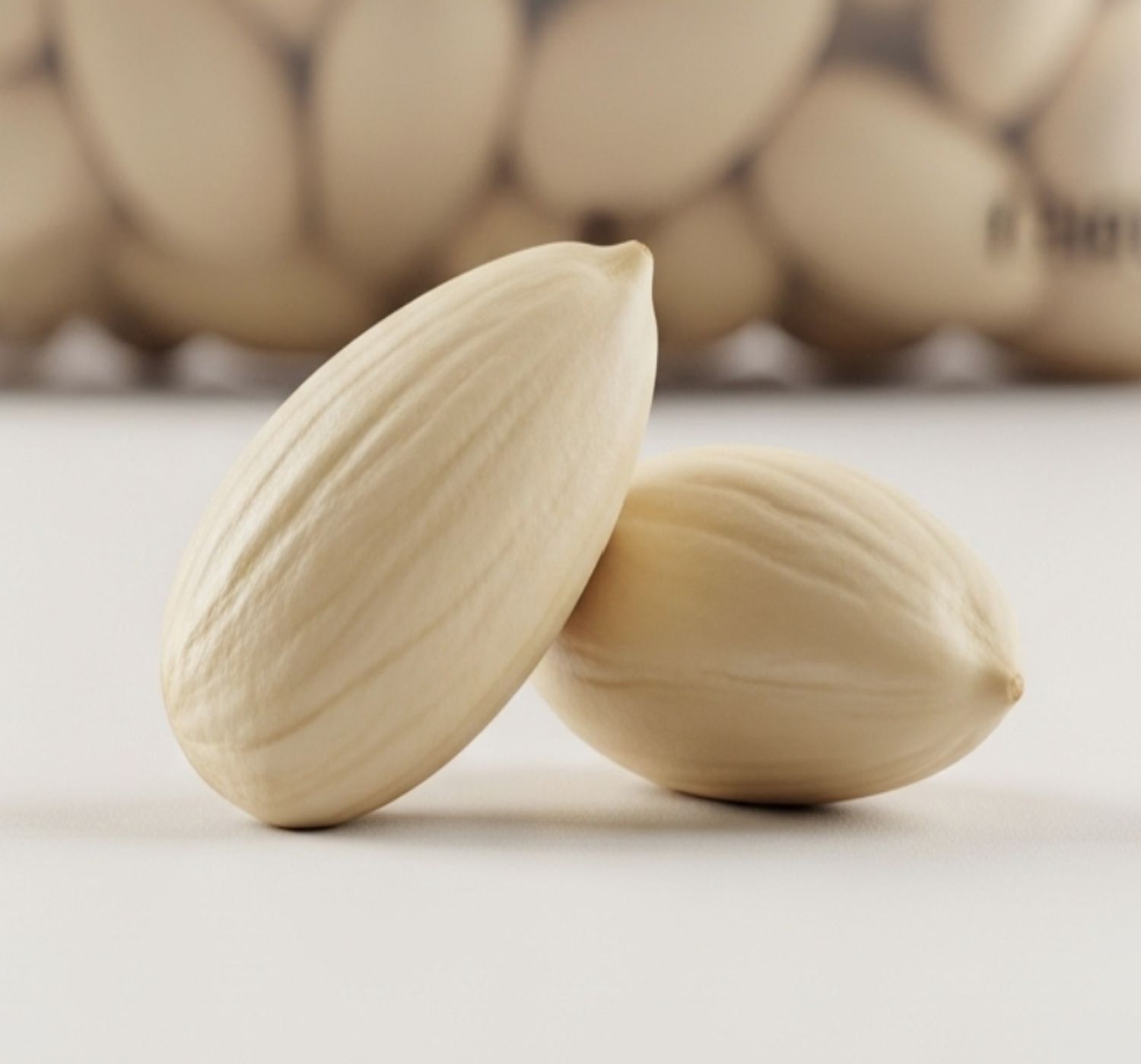 MANDORLE SGUSCIATE  E PELATE