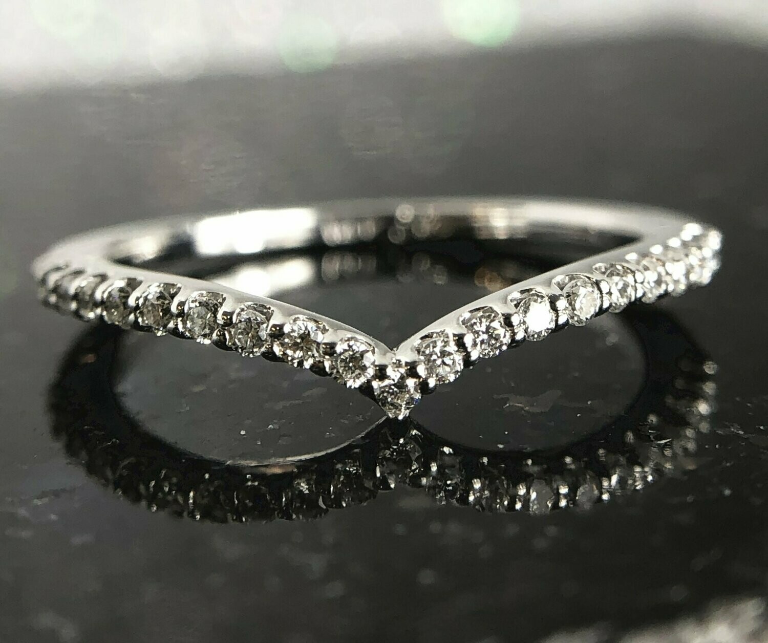 Grandeur R3698  14k White Gold Diamond Chevron Band