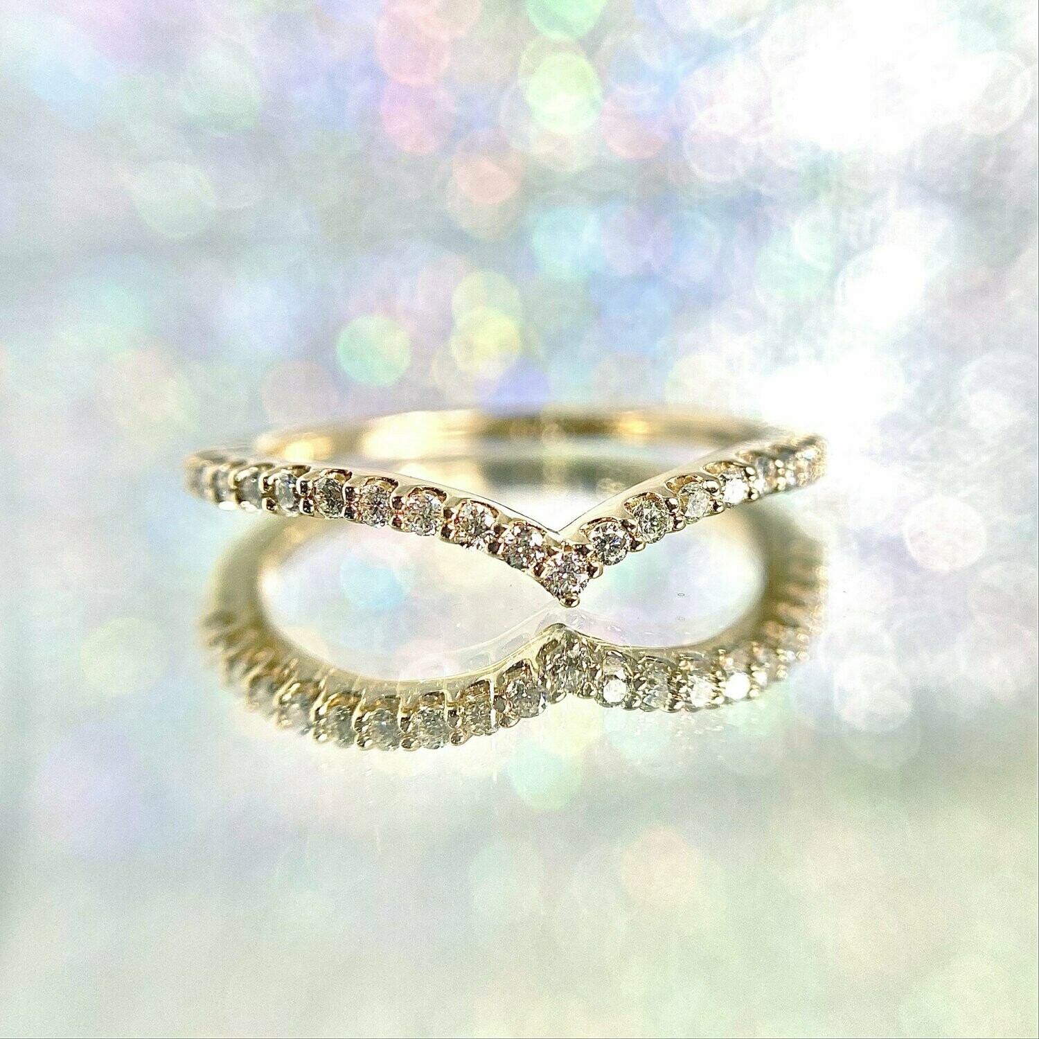 Grandeur R3698Y  14k Yellow Gold Diamond Chevron Band