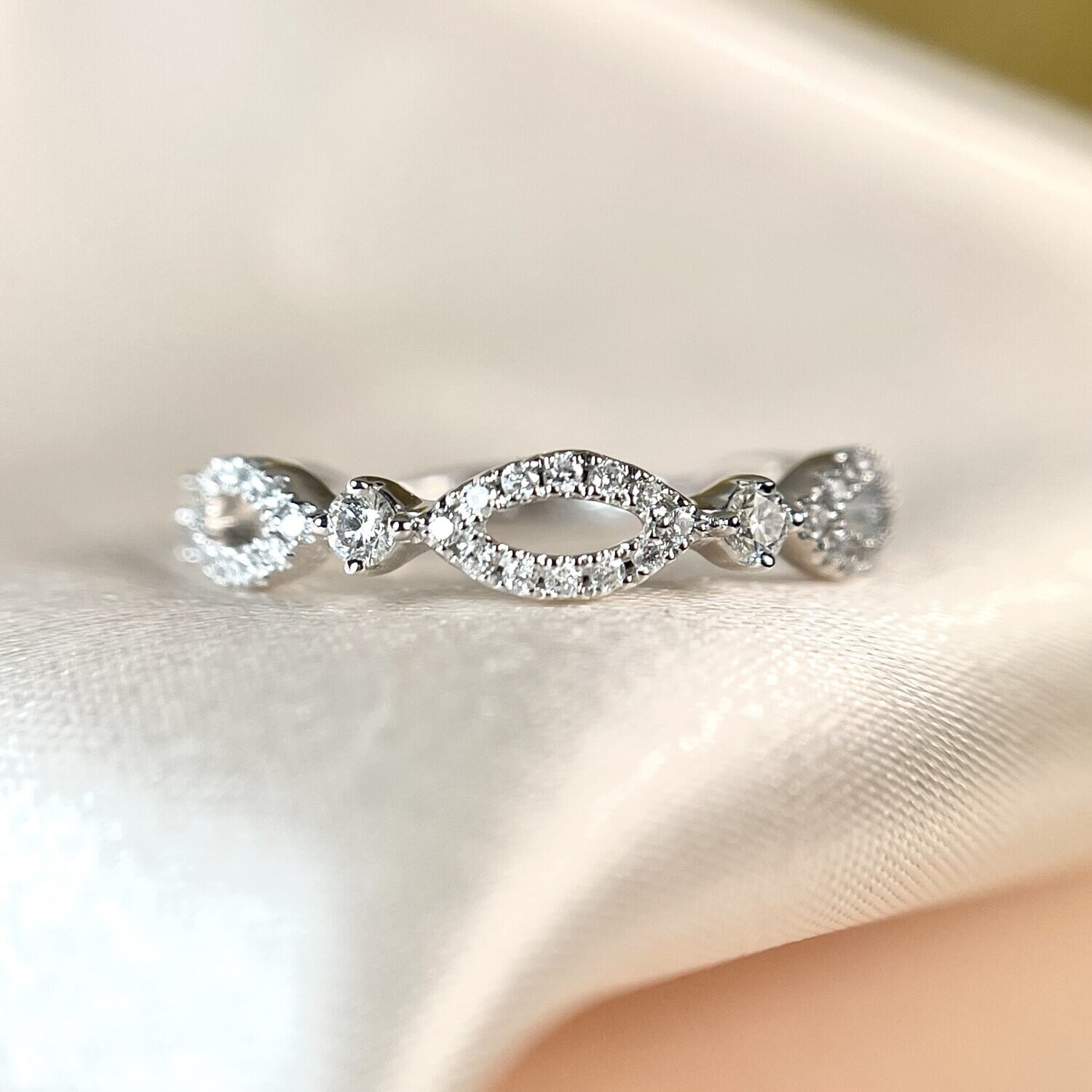24944092  14k White Gold Fancy Diamond Ring