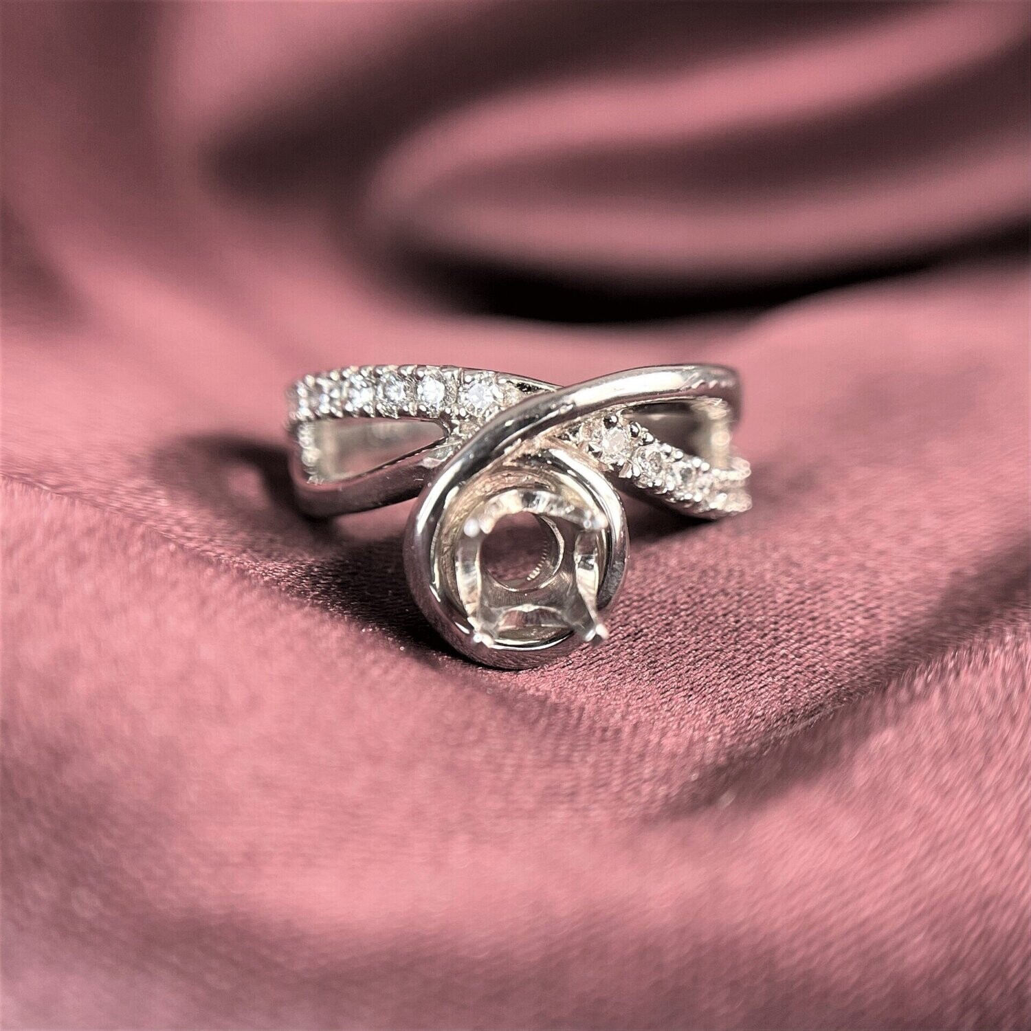 RG141  14k White Gold Diamond Engagement Mounting - Center Stone Not Included