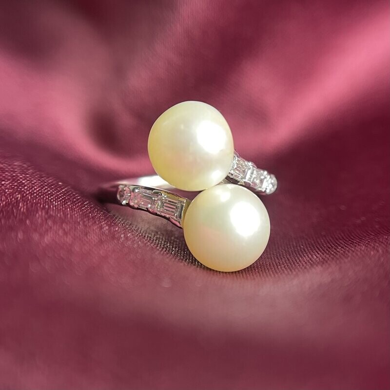 EST116  Estate Platinum Pearl & Diamond Ring