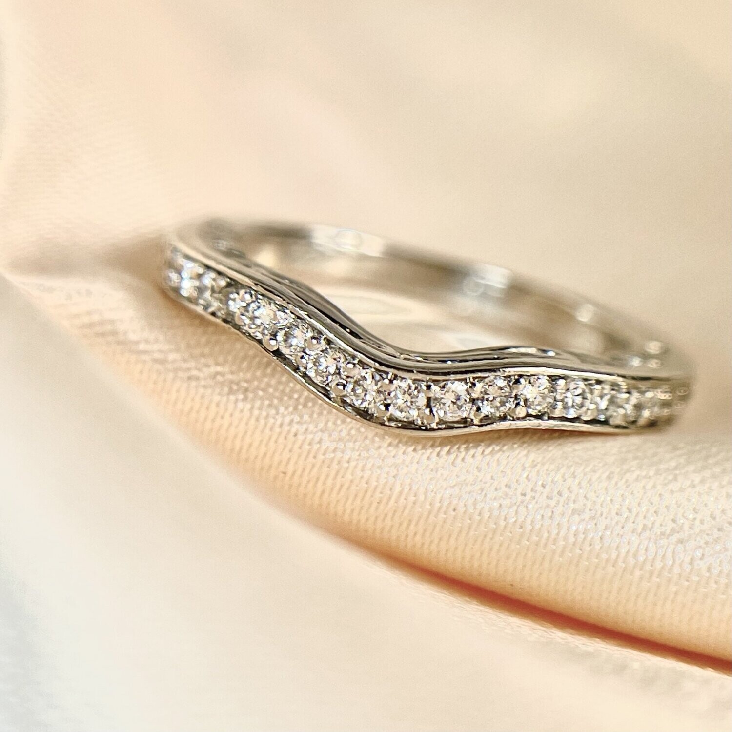 Grandeur R3256  14k White Gold Curved Diamond Band