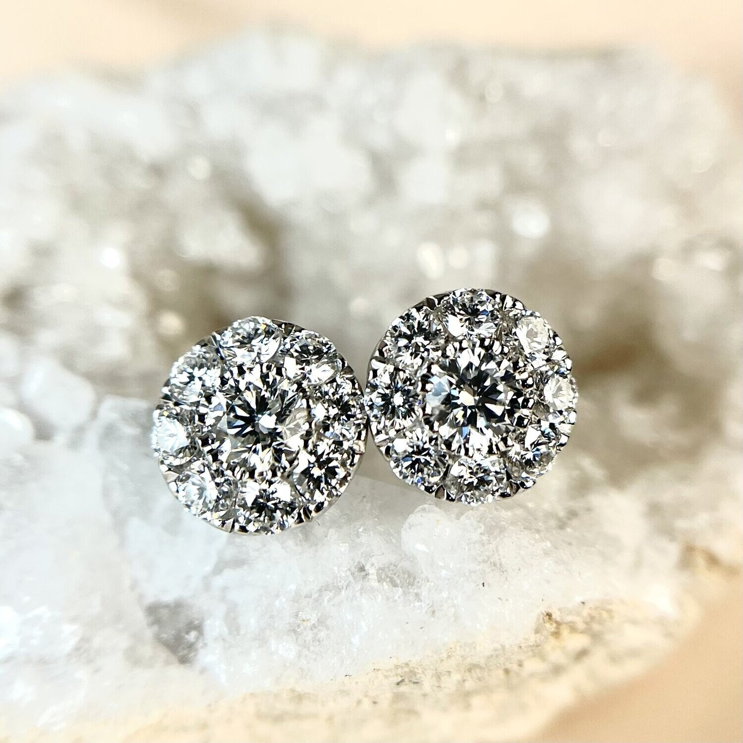 24142317 14k White Gold 3/4cttw Cluster Diamond Stud Earrings