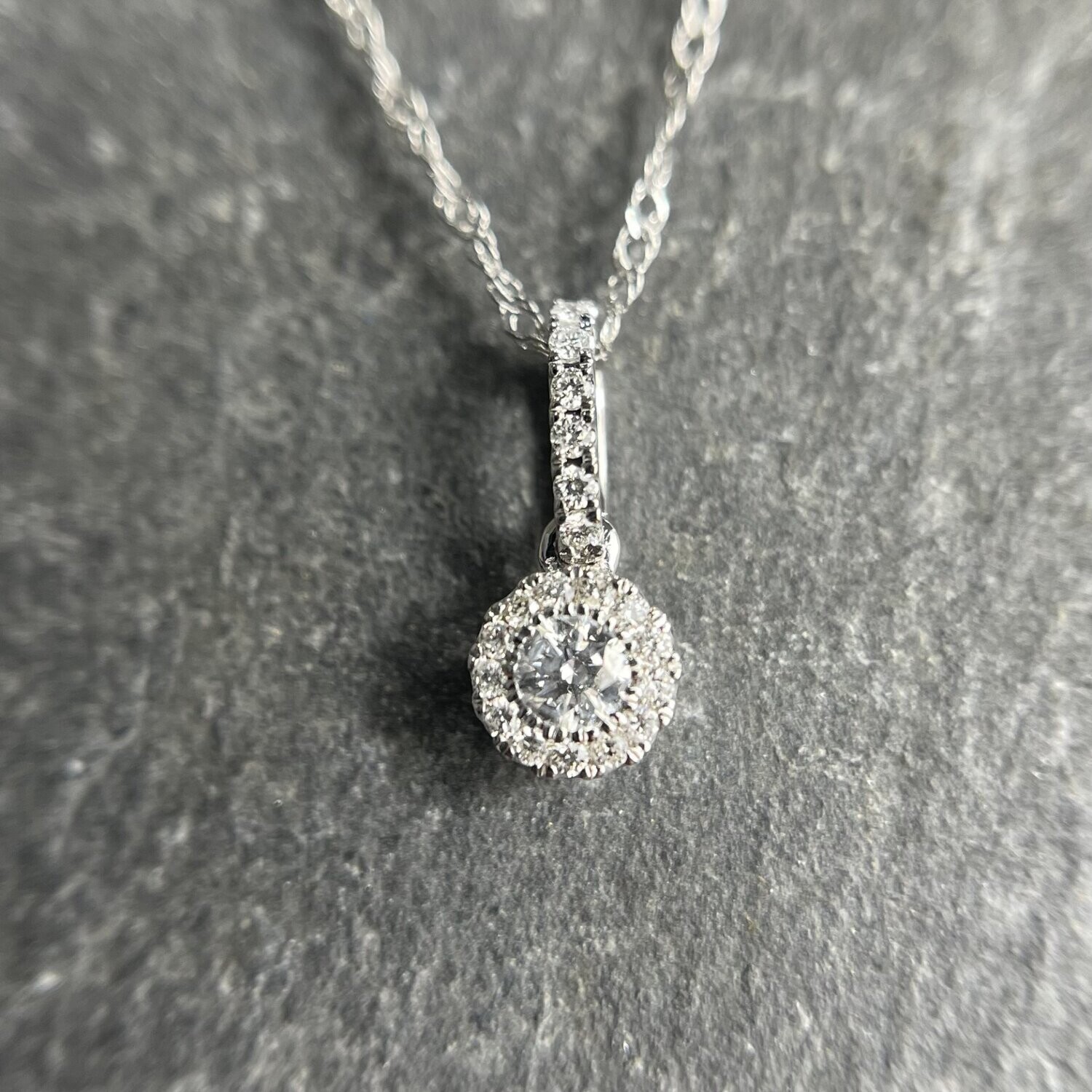 24916413 14k White Gold 1/8cttw Diamond Cluster Necklace