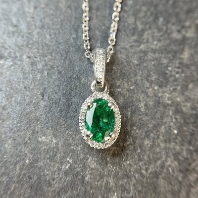 OTH022 14k White Gold Emerald & Diamond Necklace