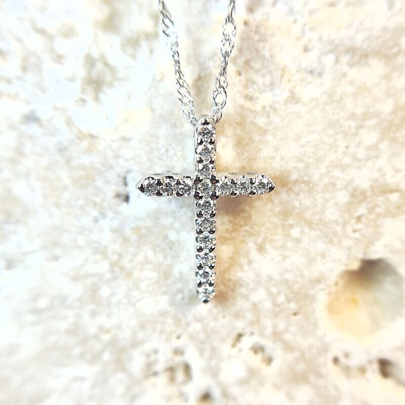25274606  14k White Gold Diamond Cross Necklace