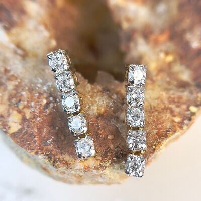 GC1735 14k White Gold Diamond Dangle Earrings