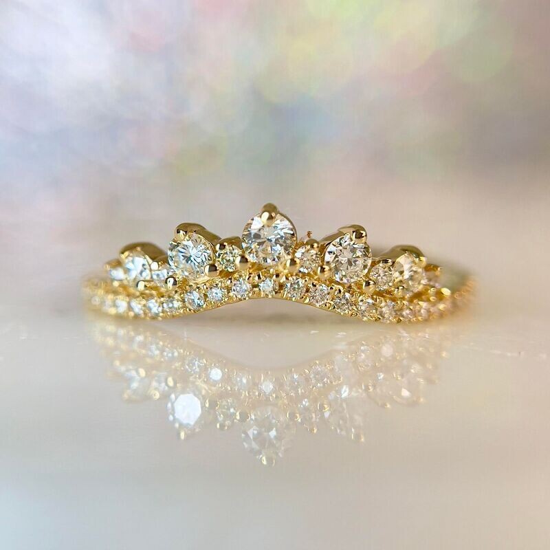 Grandeur R3773  14k Yellow Gold Curved "Crown" Diamond Band