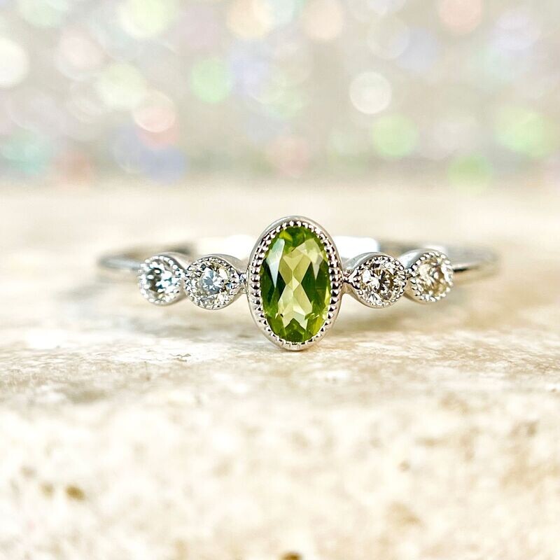 B385599  Wilkerson 14k White Gold Peridot & Diamond Ring