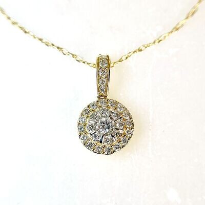 B394817 14k Yellow Gold 1/2cttw Diamond Cluster Necklace