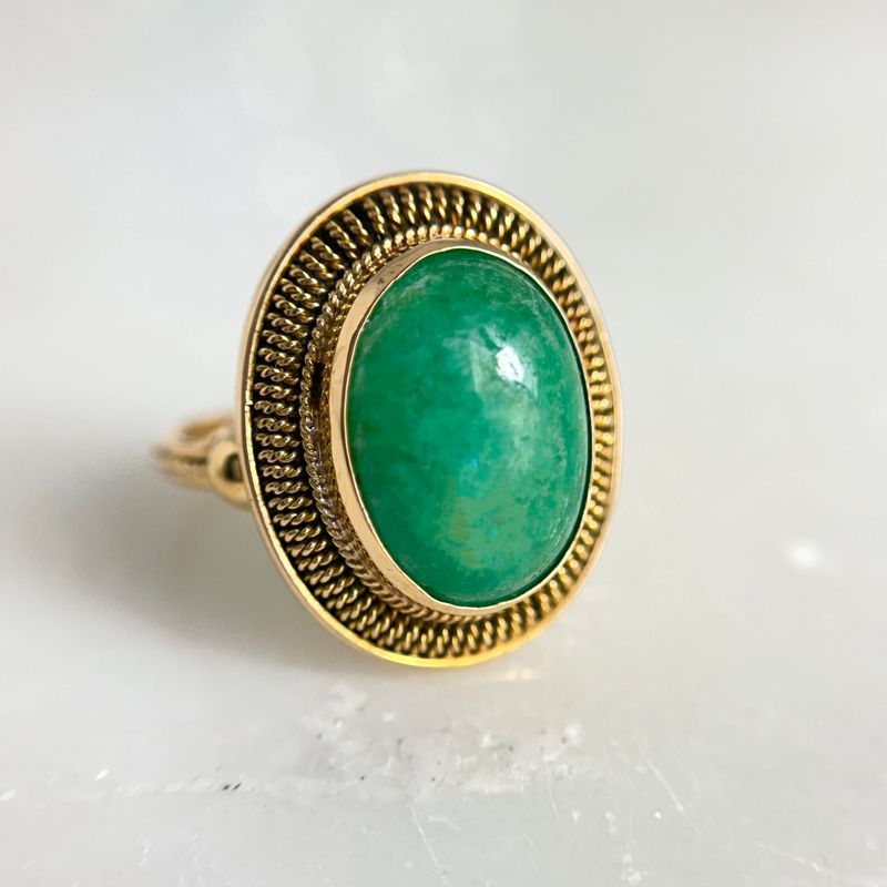 EST183  Estate 18k Yellow Gold Jade Ring