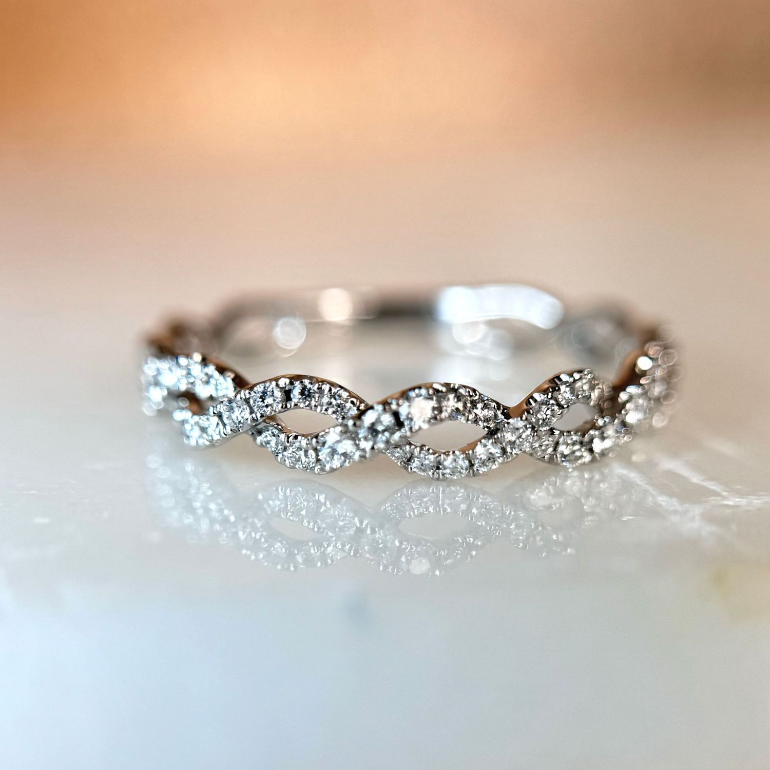 24770133  14k White Gold .24cttw Diamond Twist Band