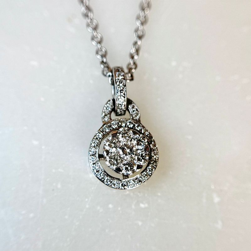24563116  14k White Gold 3/8cttw Diamond Cluster Necklace