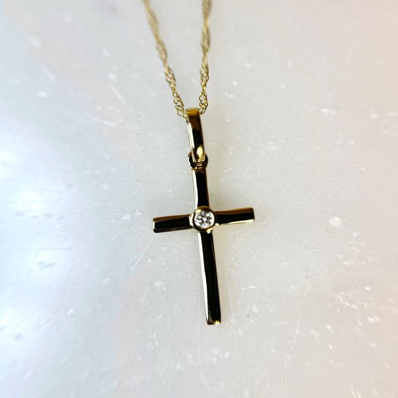 25062514  14k Yellow Gold Diamond Cross Necklace