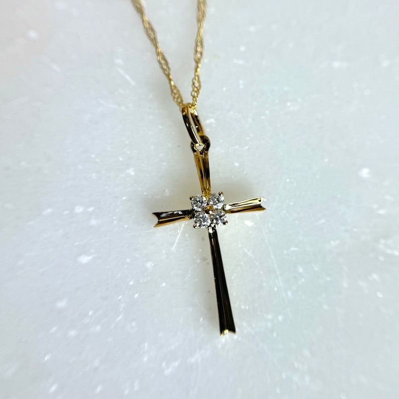 25212853  14k Yellow Gold Diamond Cross Necklace
