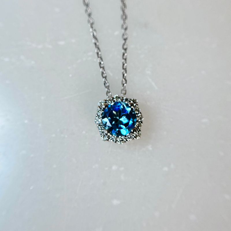 Grandeur P3747BT 14k White Gold Blue Topaz & Diamond Necklace