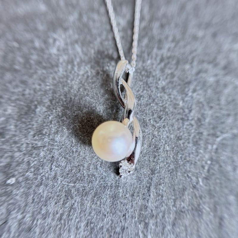 YCH  Y341464PWPC  14k White Gold Pearl & Diamond Necklace