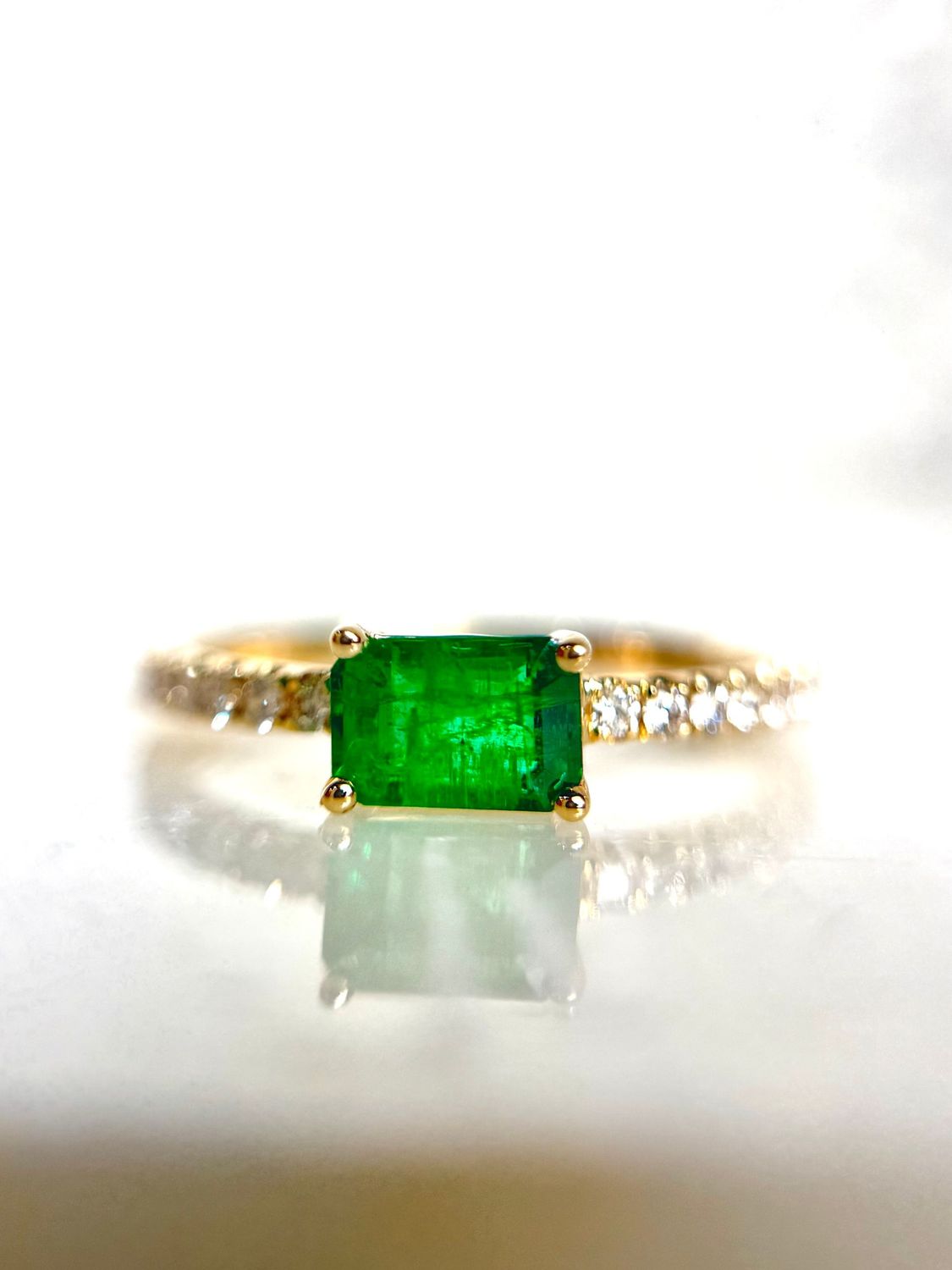 Heera Moti LD4900-369  14k Yellow Gold Emerald & Diamond Ring