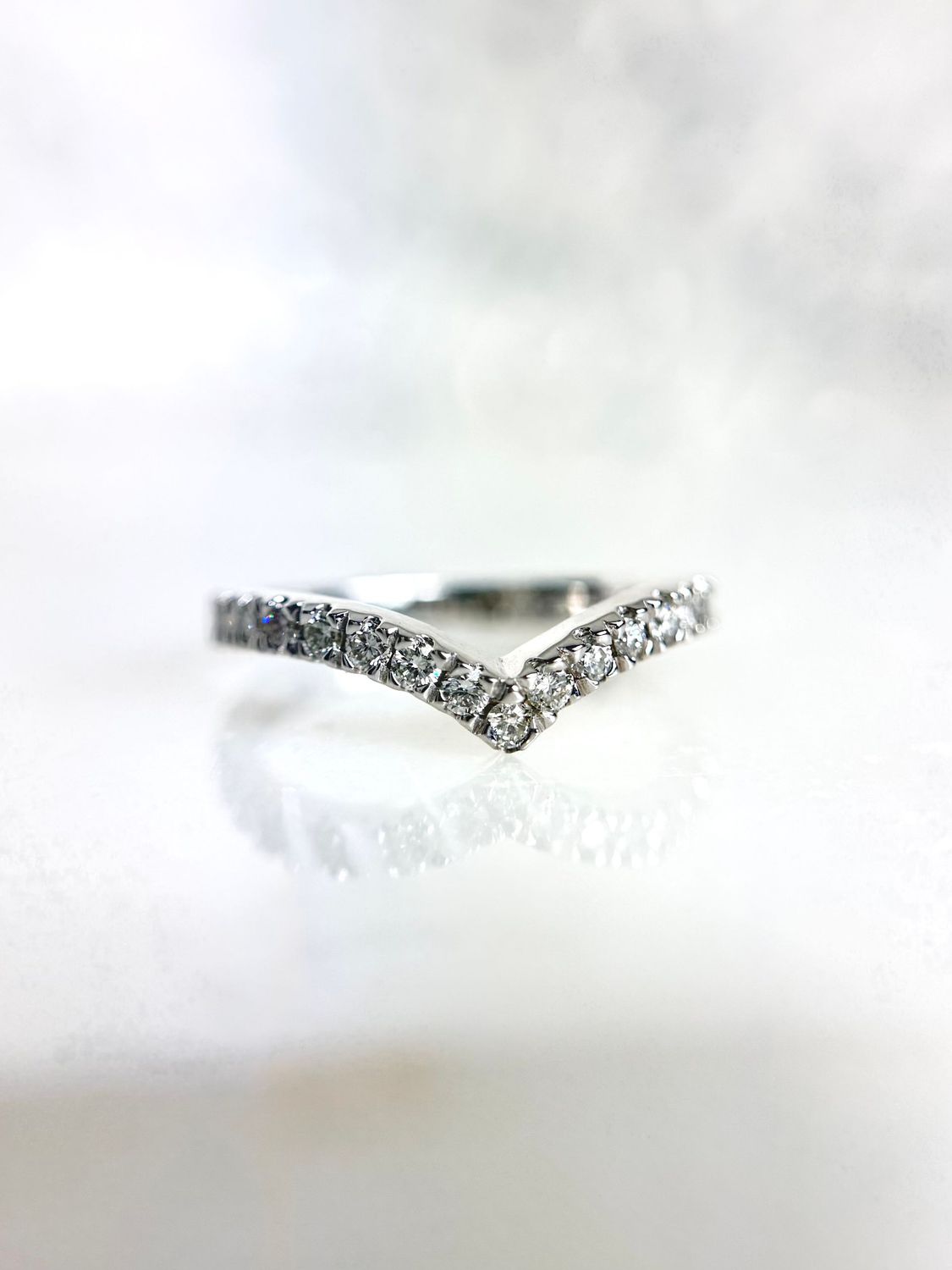 Grandeur R3768  14k White Gold Diamond Chevron Band
