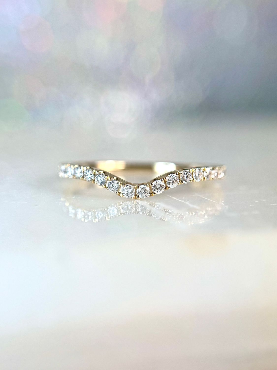 25186560   Curved 14K Yellow Gold Diamond Wedding Band