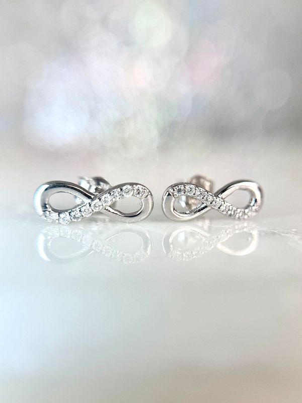 JG221522  14k White Gold Diamond Infinity Earrings