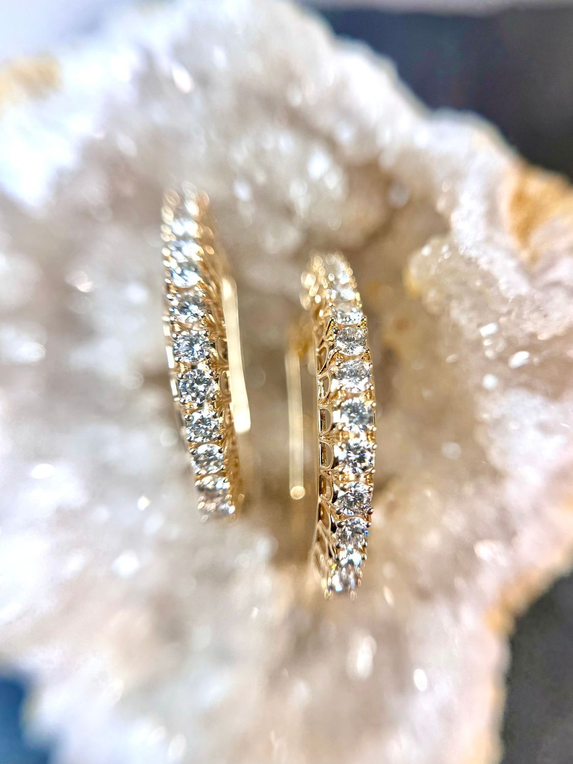CA846  14k Yellow Gold 1.0ct total weight Diamond Hoop Earrings