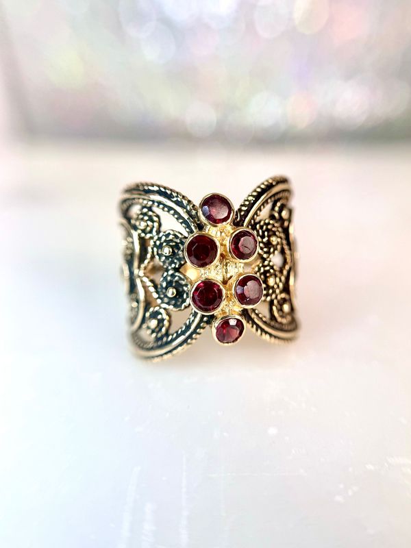EST197  Estate 14k Yellow Gold Wide Garnet Ring