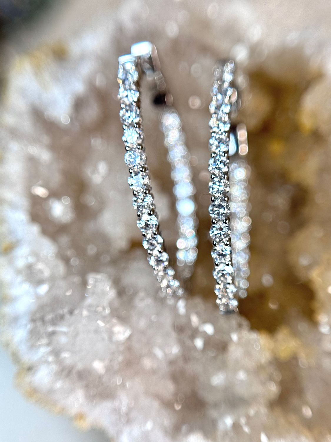 JGHSLG150 14k White Gold 1.50ct total weight Lab Grown Diamond Oval Hoop Earrings JGHSLG150 14k White Gold 1.50ct total weight Lab Grown Diamond Oval Hoop Earrings