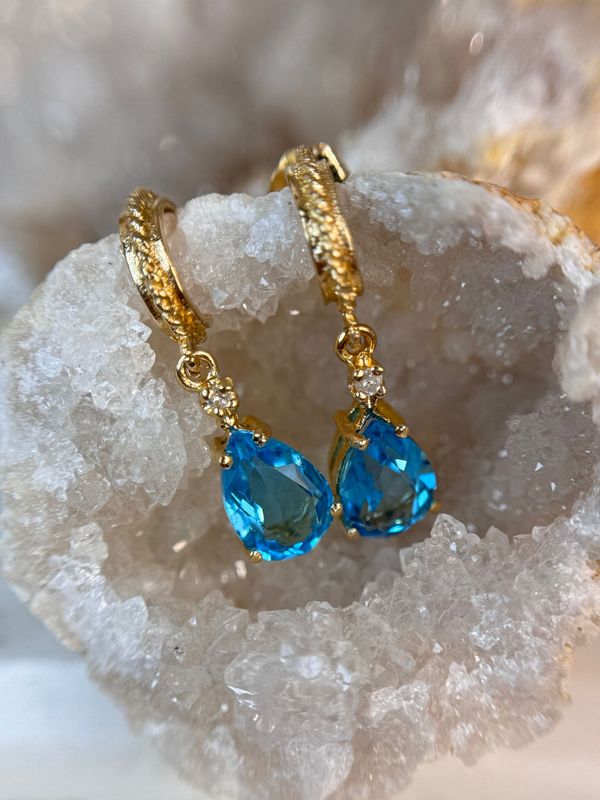 CA895 14K Yellow Gold Blue Topaz and Diamond Drop Earrings CA895 14K Yellow Gold Blue Topaz and Diamond Drop Earrings