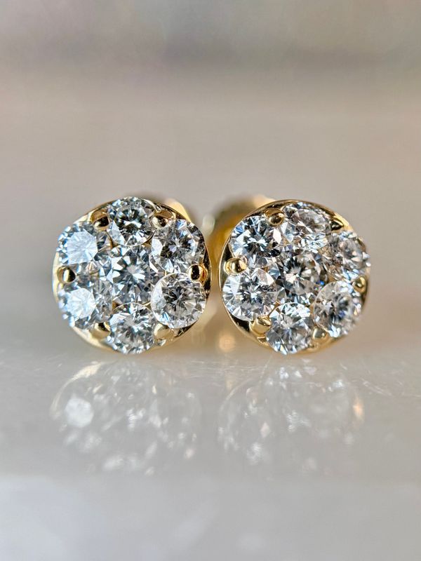 CA898 14k Yellow Gold 1.00cttw Cluster Diamond Stud Earrings CA898 14k Yellow Gold 1.00cttw Cluster Diamond Stud Earrings