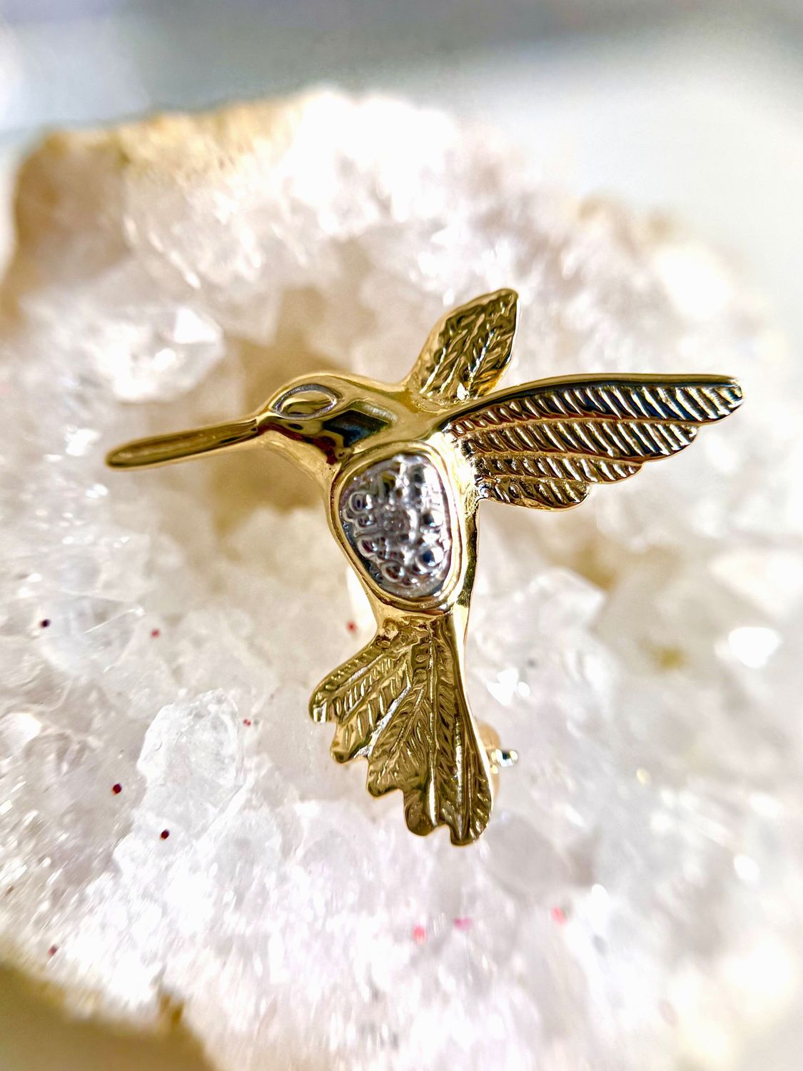 EST250 Estate 14k Yellow Gold Hummingbird Brooch with diamonds EST250 Estate 14k Yellow Gold Hummingbird Brooch with diamonds