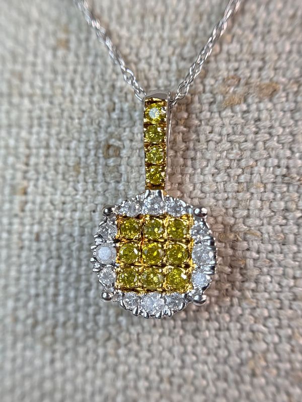 EST246 Estate 10k White/Yellow Gold 1/5cttw Diamond Necklace EST246 Estate 10k White/Yellow Gold 1/5cttw Diamond Necklace