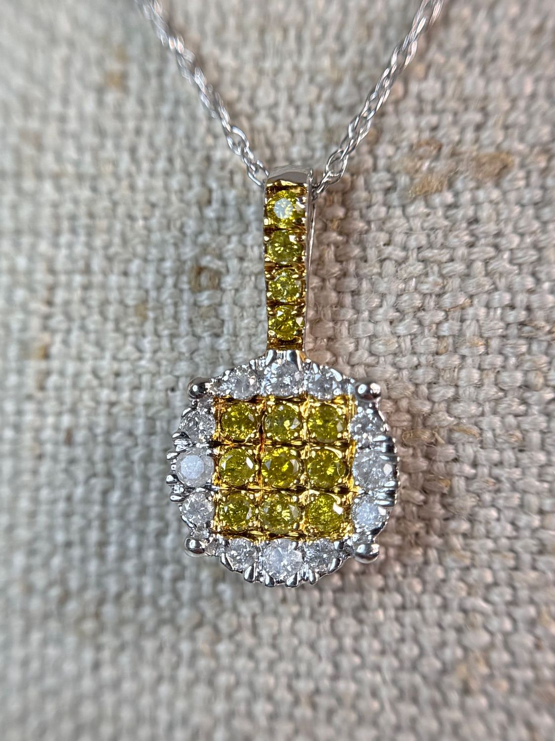 EST246 Estate 10k White/Yellow Gold 1/5cttw Diamond Necklace EST246 Estate 10k White/Yellow Gold 1/5cttw Diamond Necklace, With or Without Chain: With Chain