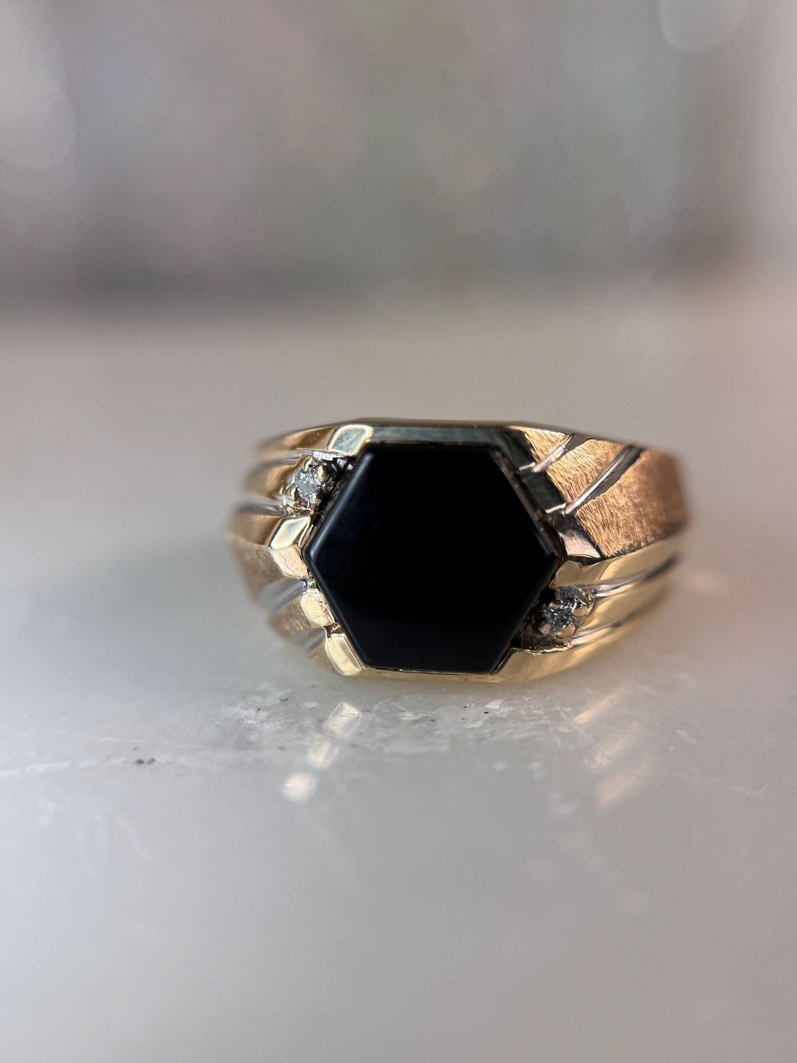EST251 Estate 10k Yellow Gold gent's Onyx & Diamond Ring EST251 Estate 10k Yellow Gold gent's Onyx & Diamond Ring