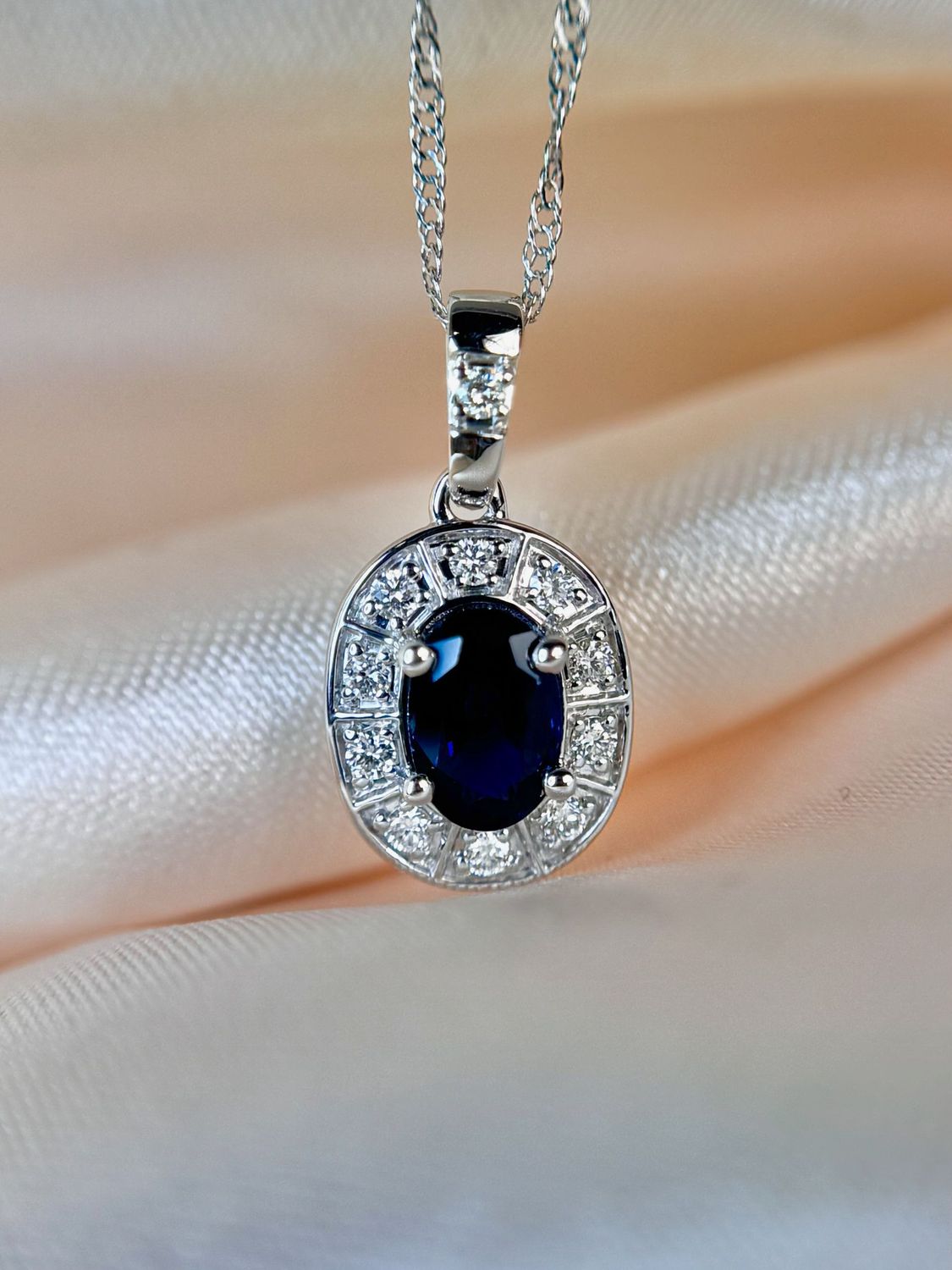25245127 14k White Gold Sapphire & Diamond Necklace
