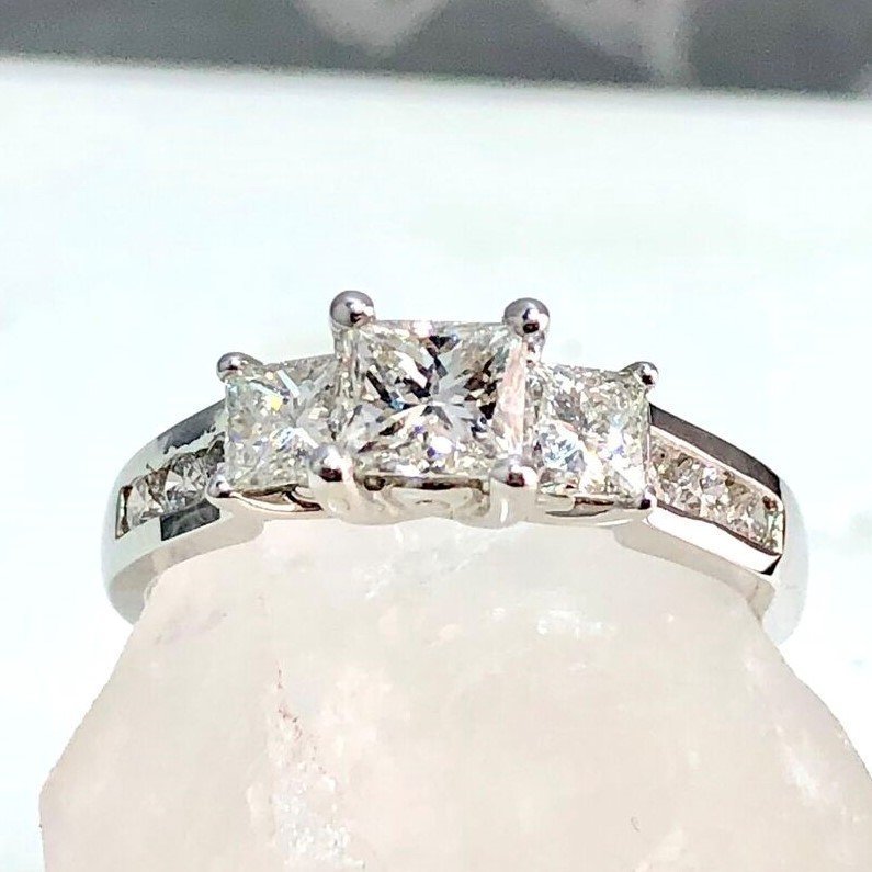 Rego 5741-02 14k White Gold 1 1/3cttw 3-Stone Style Diamond Ring