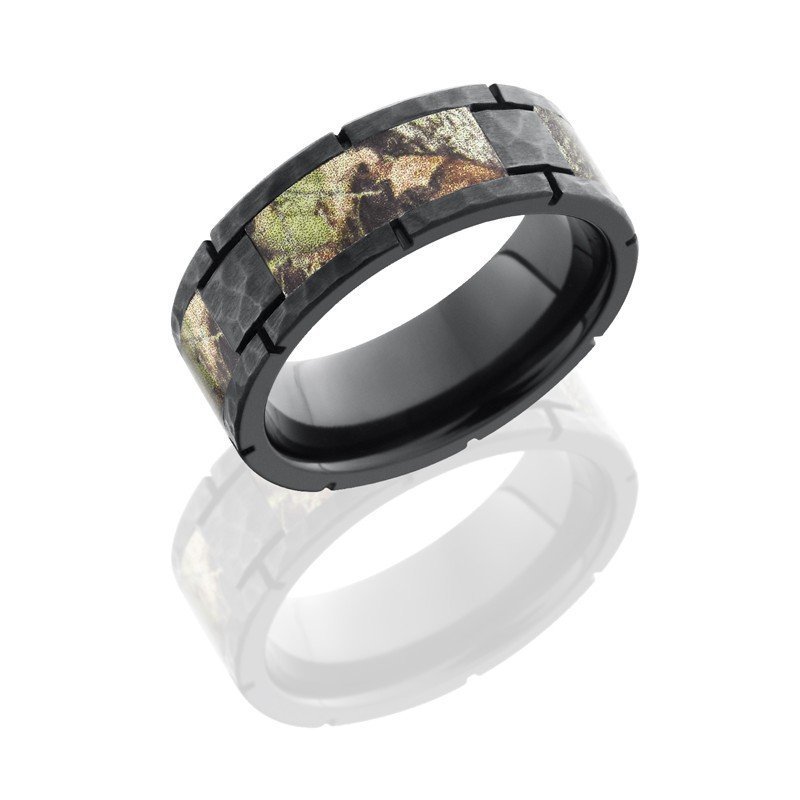 Lashbrook ZCAMO8F4SEG/MOSSY OAK  Black Zirconium Segmented Mossy Oak Band with Hammered Finish