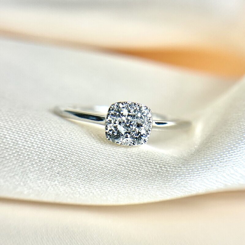 24192163  Estate 14k White Gold Diamond Cluster Ring