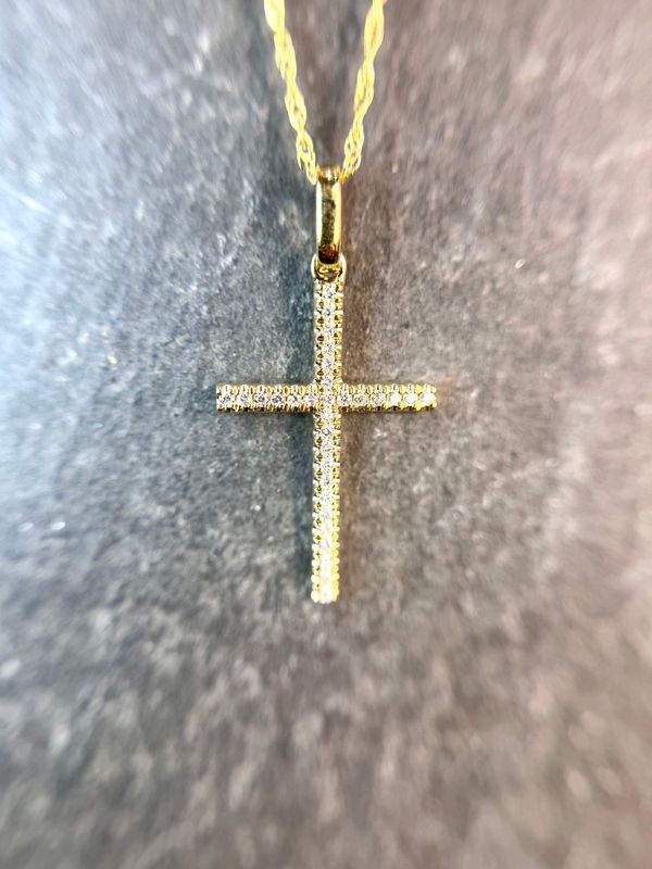 25204876  14k Yellow Gold Diamond Cross Necklace