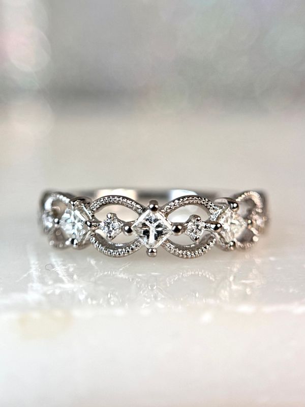 Rego 20610 14k White Gold Diamond Ring Rego 20610 14k White Gold Diamond Ring