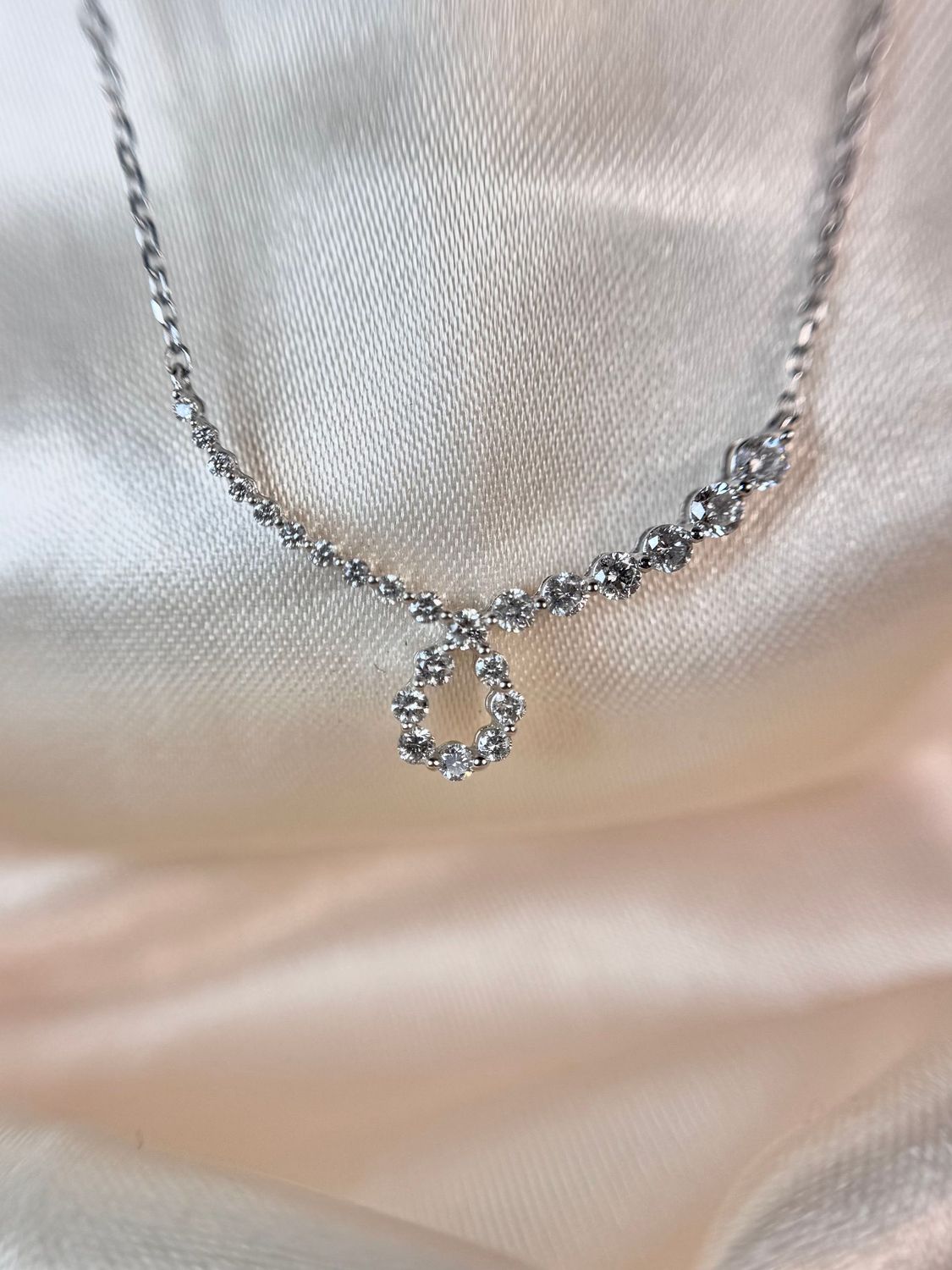 25340183  10k White Gold 1/2cttw Diamond Necklace