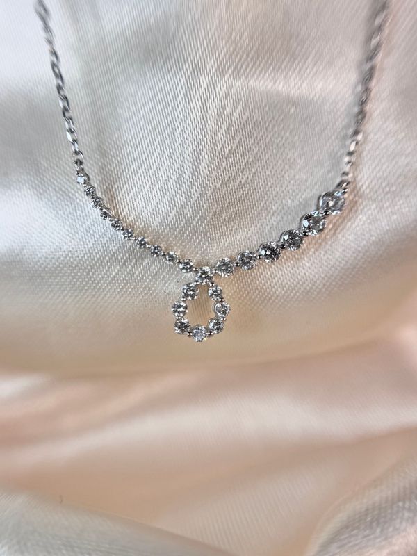 25340183  10k White Gold 1/2cttw Diamond Necklace