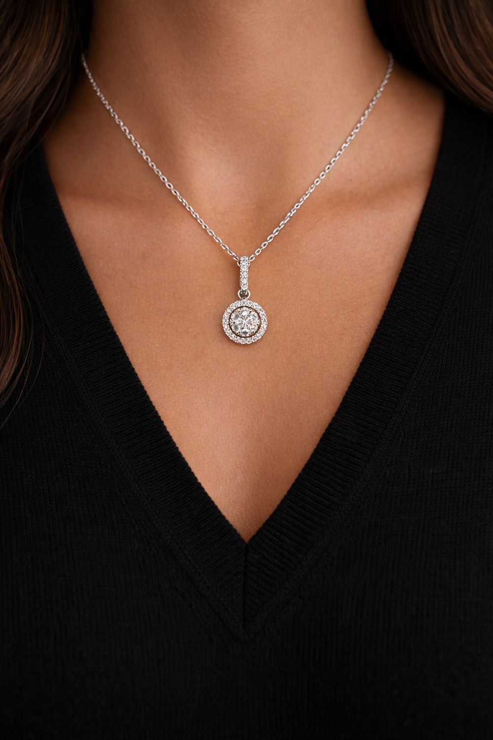 25305533  14k White Gold 3/8cttw Diamond Cluster Necklace